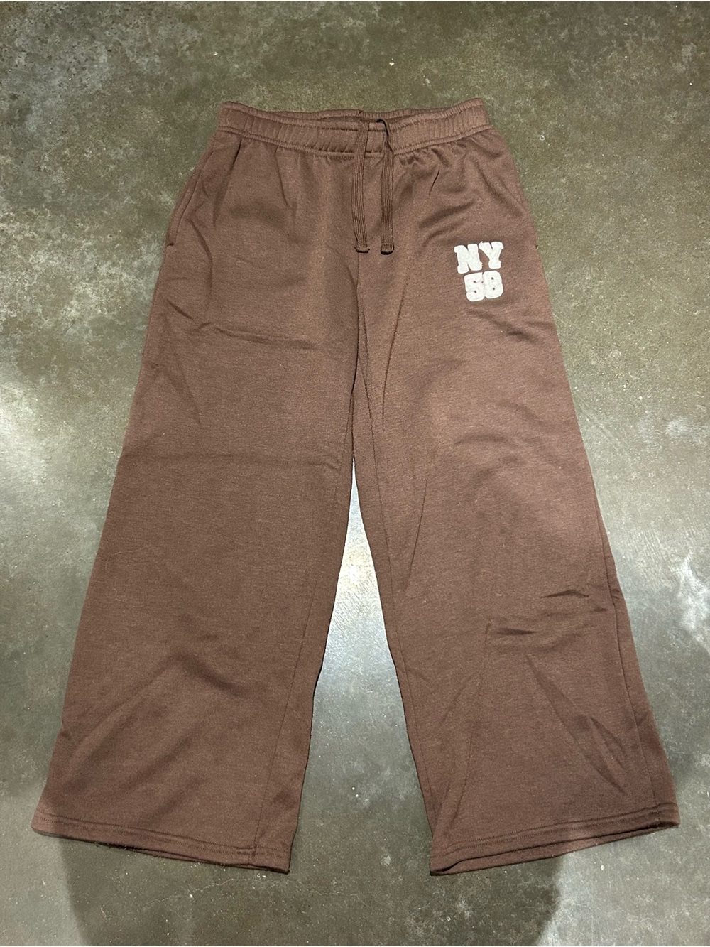 Harper & Ivy Brown Wide Leg Sweatpants w/ White NY 58 Graphic - Juniors M